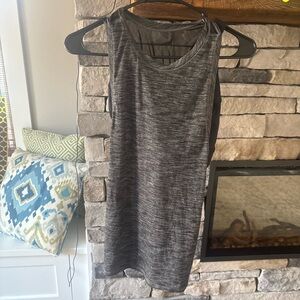 WOMEN'S LULULEMON TANK TOP